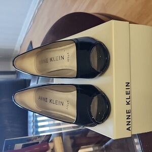 ANNE KLEIN open toe shoes